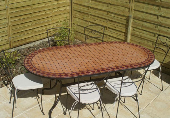 Table jardin mosaïque en fer forgé Table jardin mosaique ovale 160cm Terre cuite et ses losanges Rouge